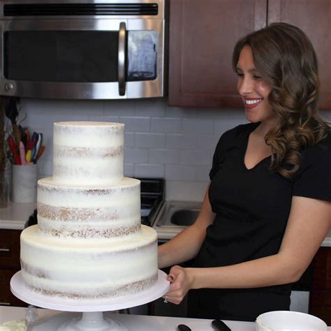 How Many People Does a 10-Inch Cake Feed? And Why Do We Measure Cakes in Inches Anyway?