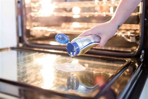 How to Clean Oven Glass Without Scratching: A Comprehensive Guide to Sparkling Results